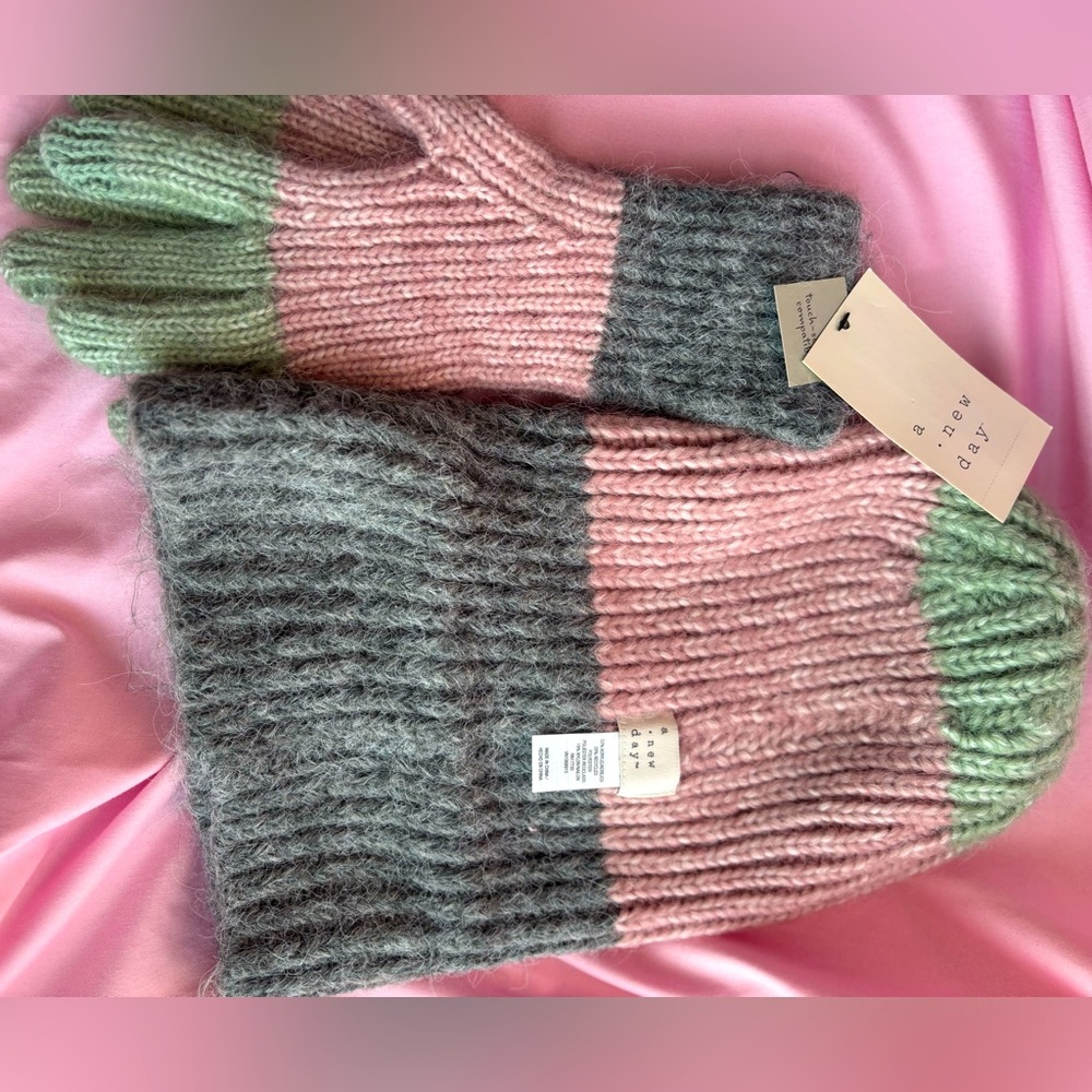 Beanie and Glove Tricolor New Day Set Women’s Touch-Screen Compatible